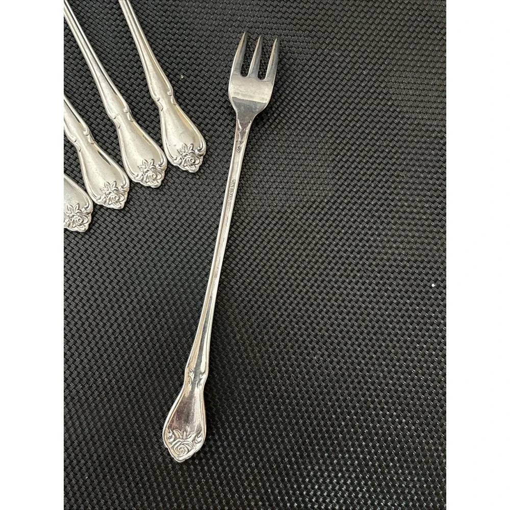 Oneida ARBOR ROSE Stainless True Rose Flatware - 7 Cocktail forks